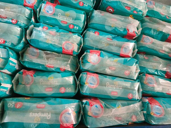PAMPERS Diaper