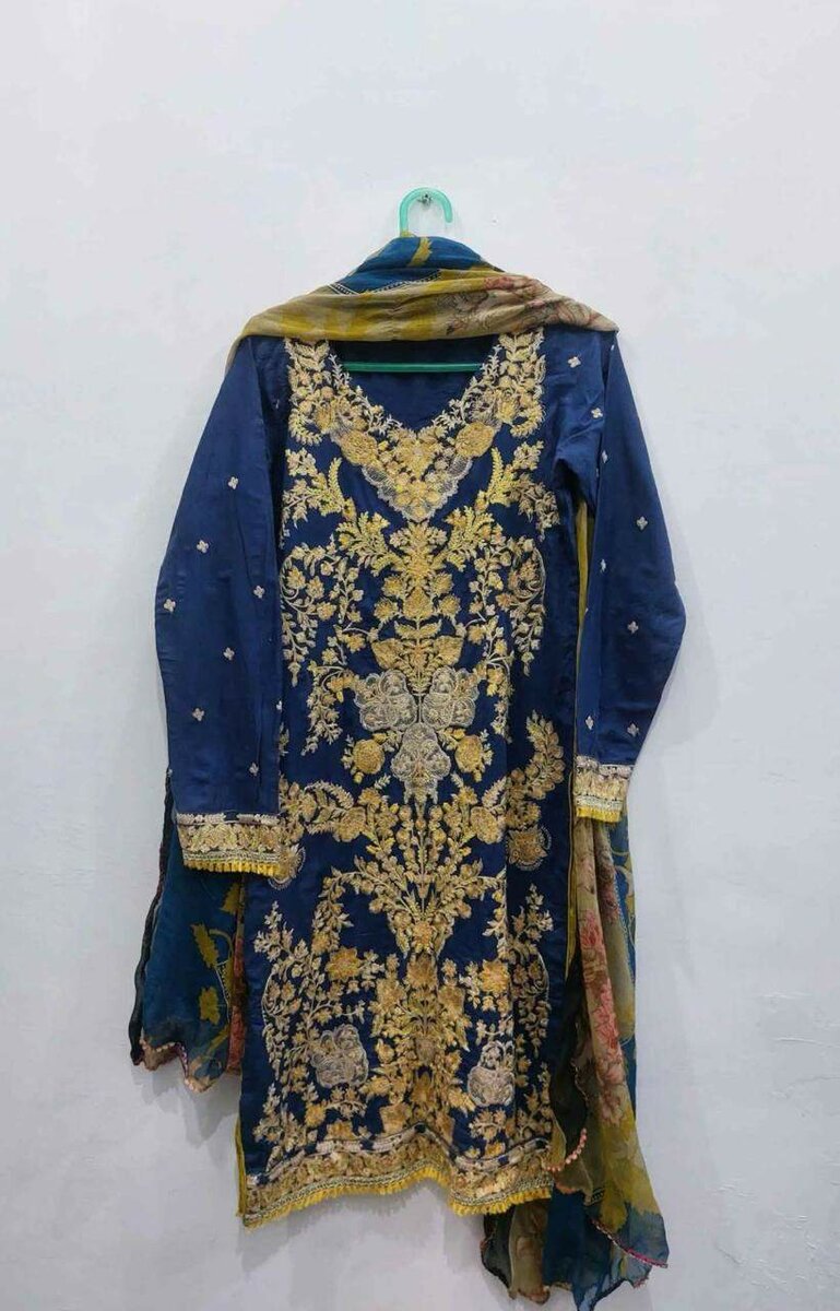 Beautiful stitched 2pc dress