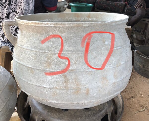 Grand chaudron en aluminium