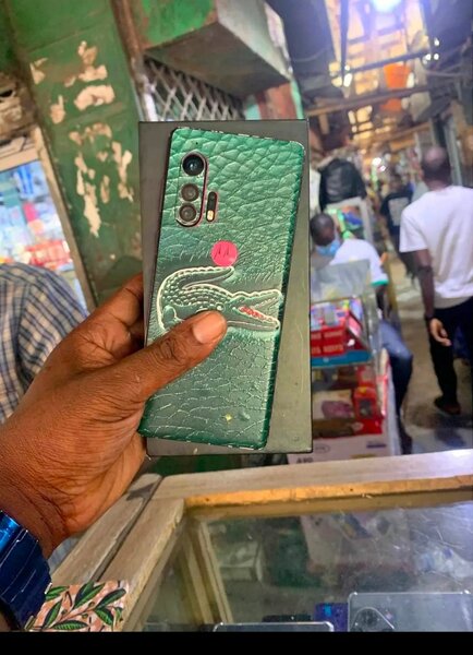 Étui en cuir exotique