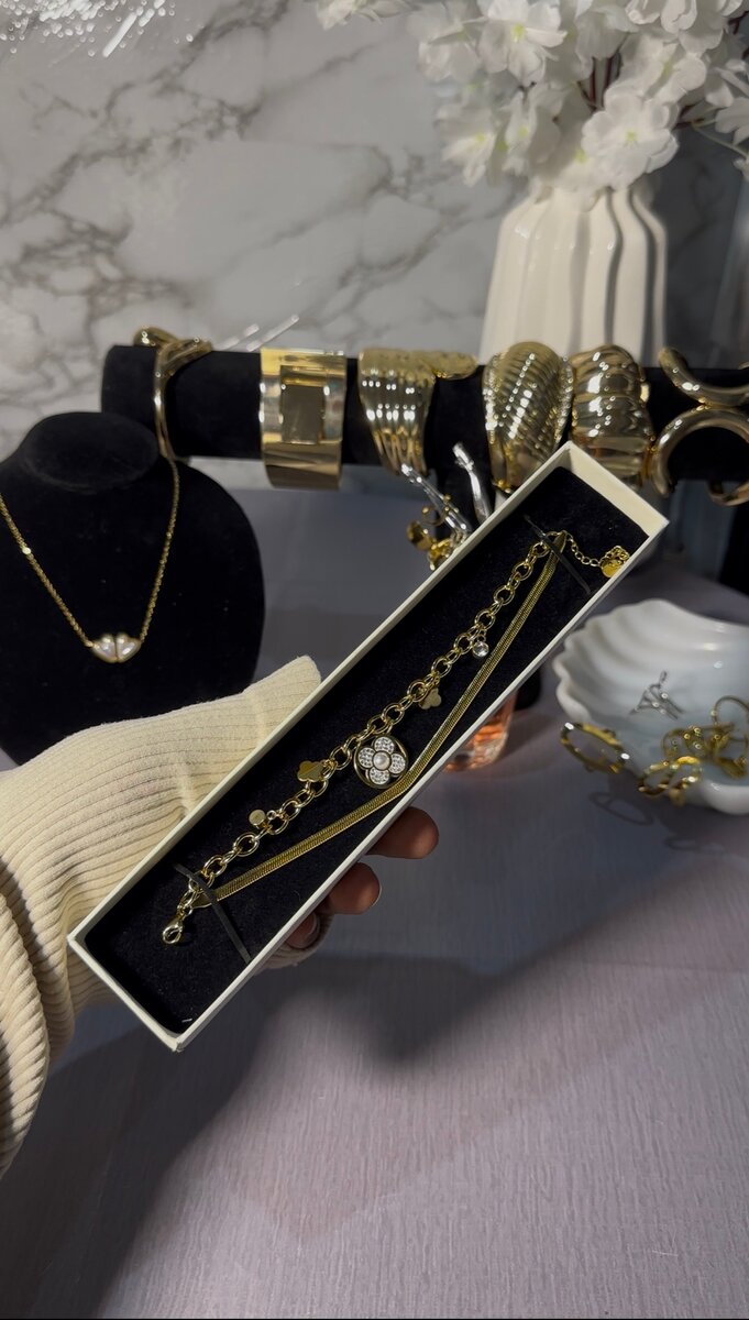 Bracelet doré élégant femme