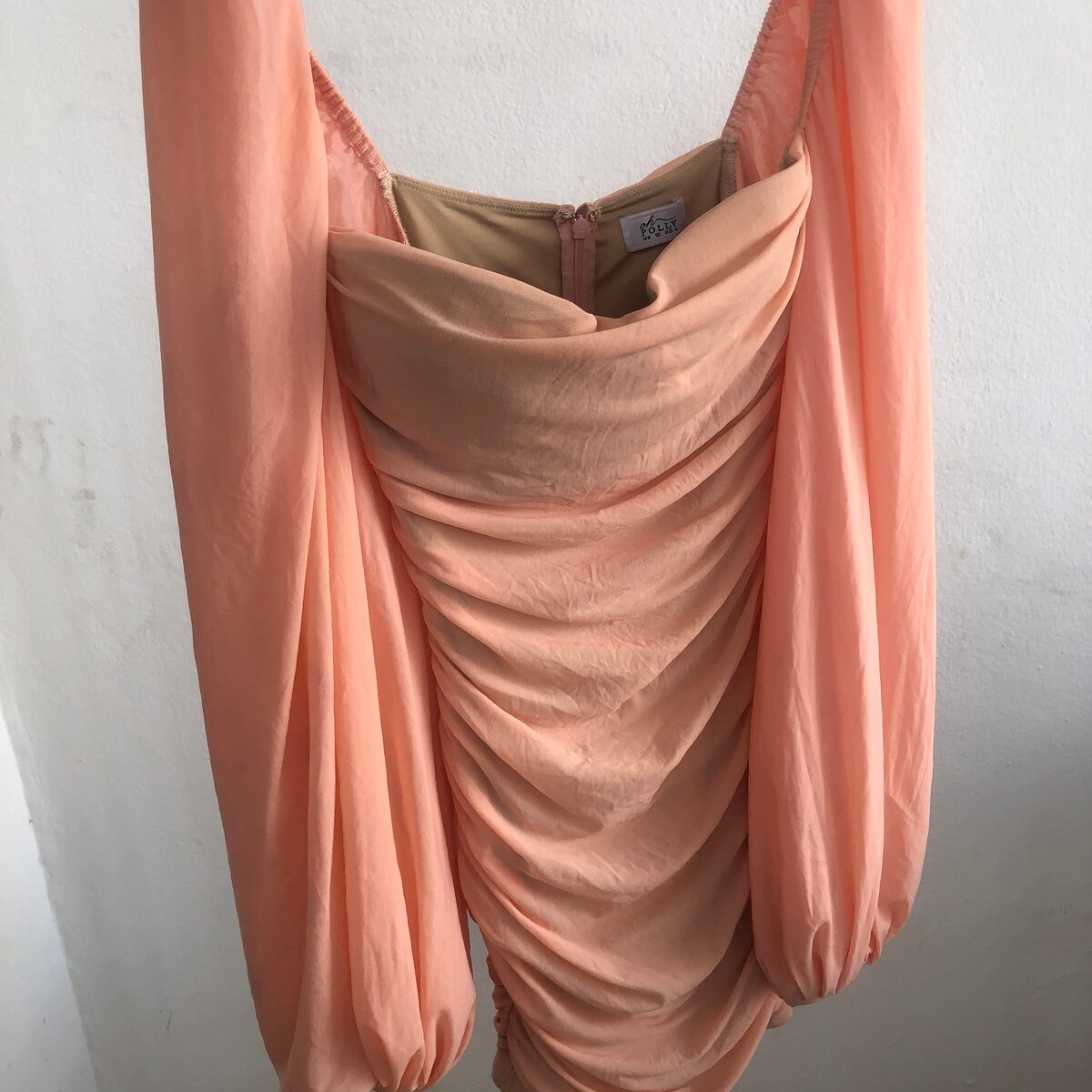 Robe moulante à manches longues
