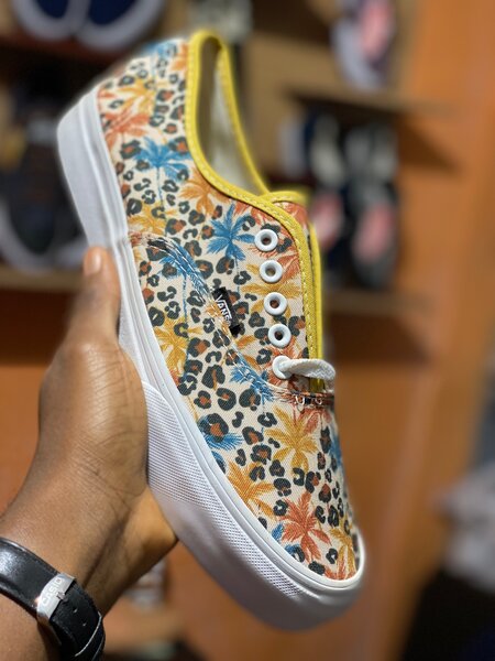 Sneakers à motif tropical