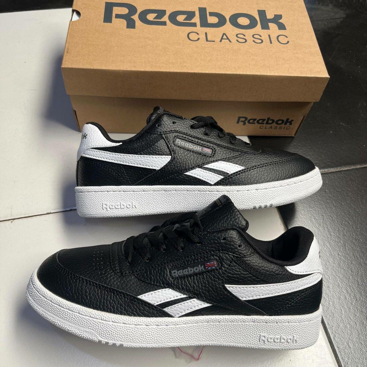 REEBOK CLASSIC
