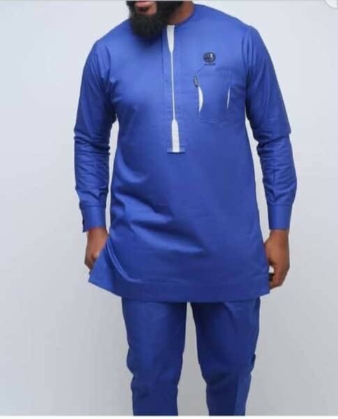 Ensemble traditionnel homme élégant