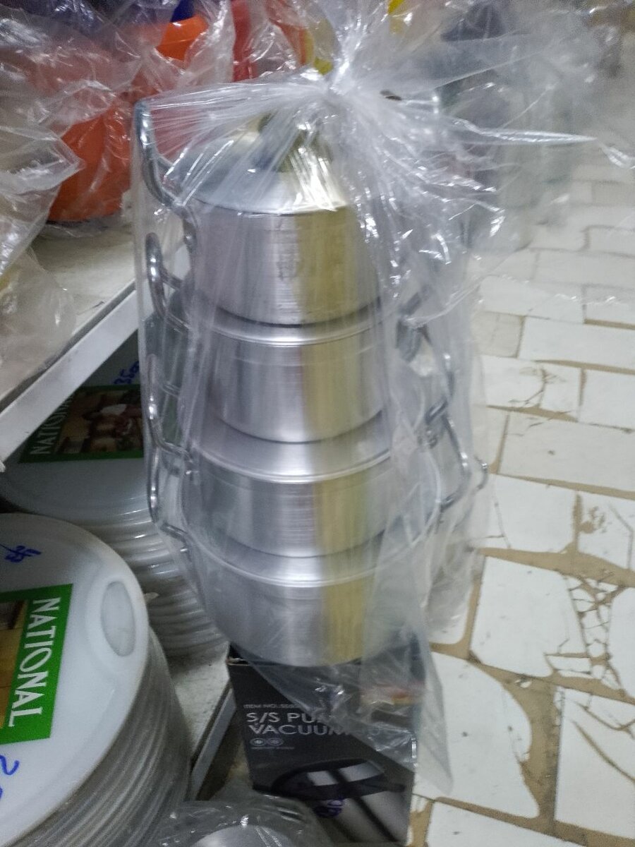 Casseroles empilables en aluminium