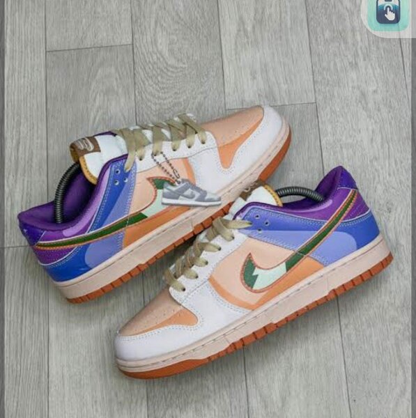 Baskets multicolores tendance