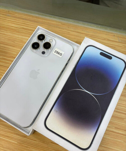 Smartphone neuf 256 Go argent