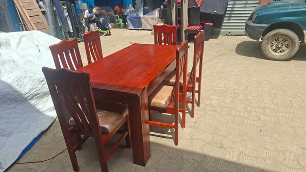 Ensemble de salle à manger en bois