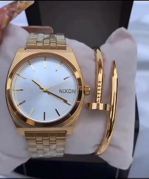 Nixon watch