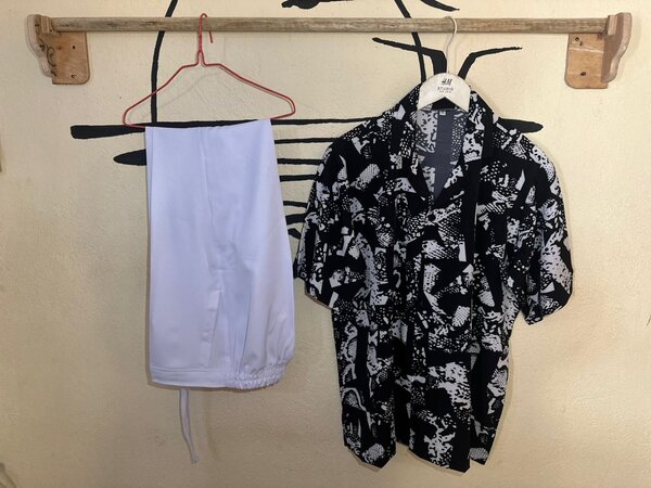 Ensemble chemise et shorts colorés