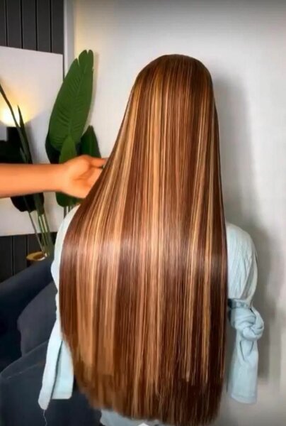 Perruque longue lisse brune