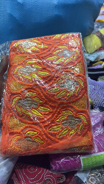 Tissu en dentelle vibrant