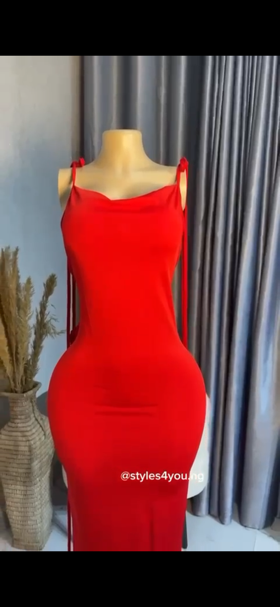 Robe Rouge Élégante à Bretelles