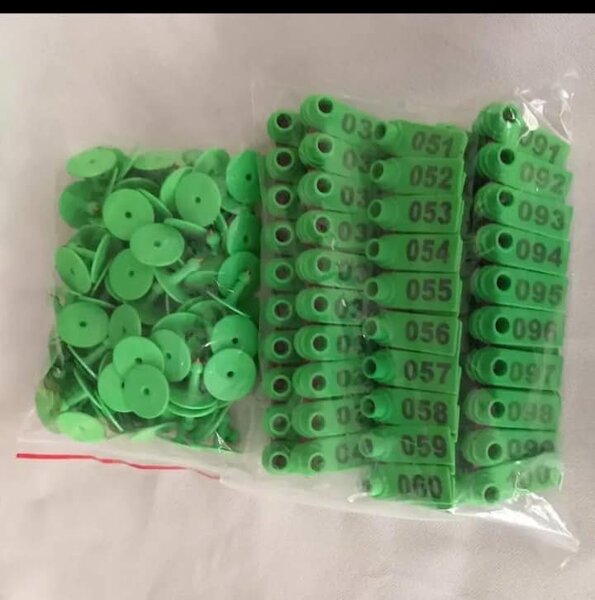 Packs of 100s numbered 01-100 for goats,sheep/pigs