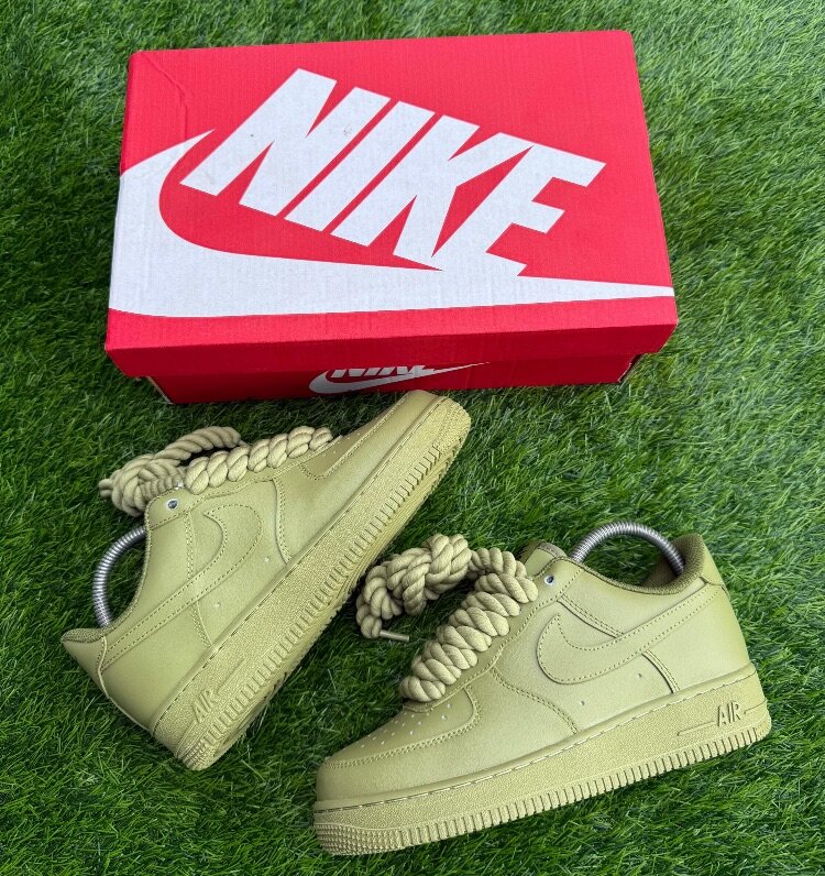 NIKE AIR FORCE 1