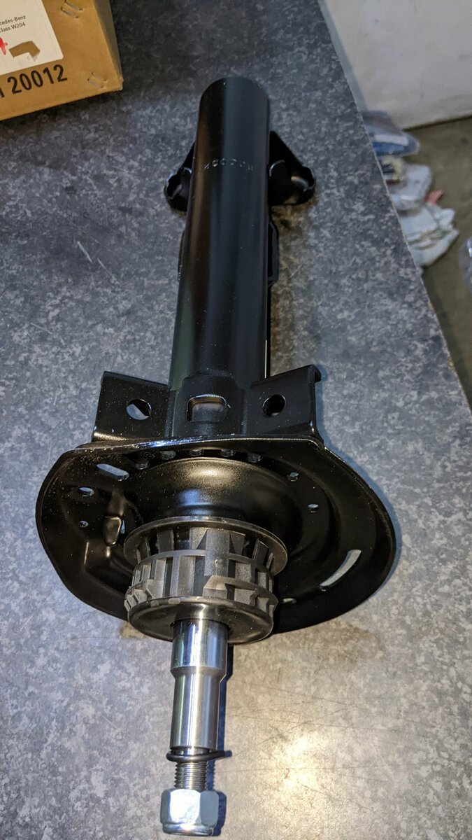 Front Shocks Absobers For Mercedes C300 W204 2010