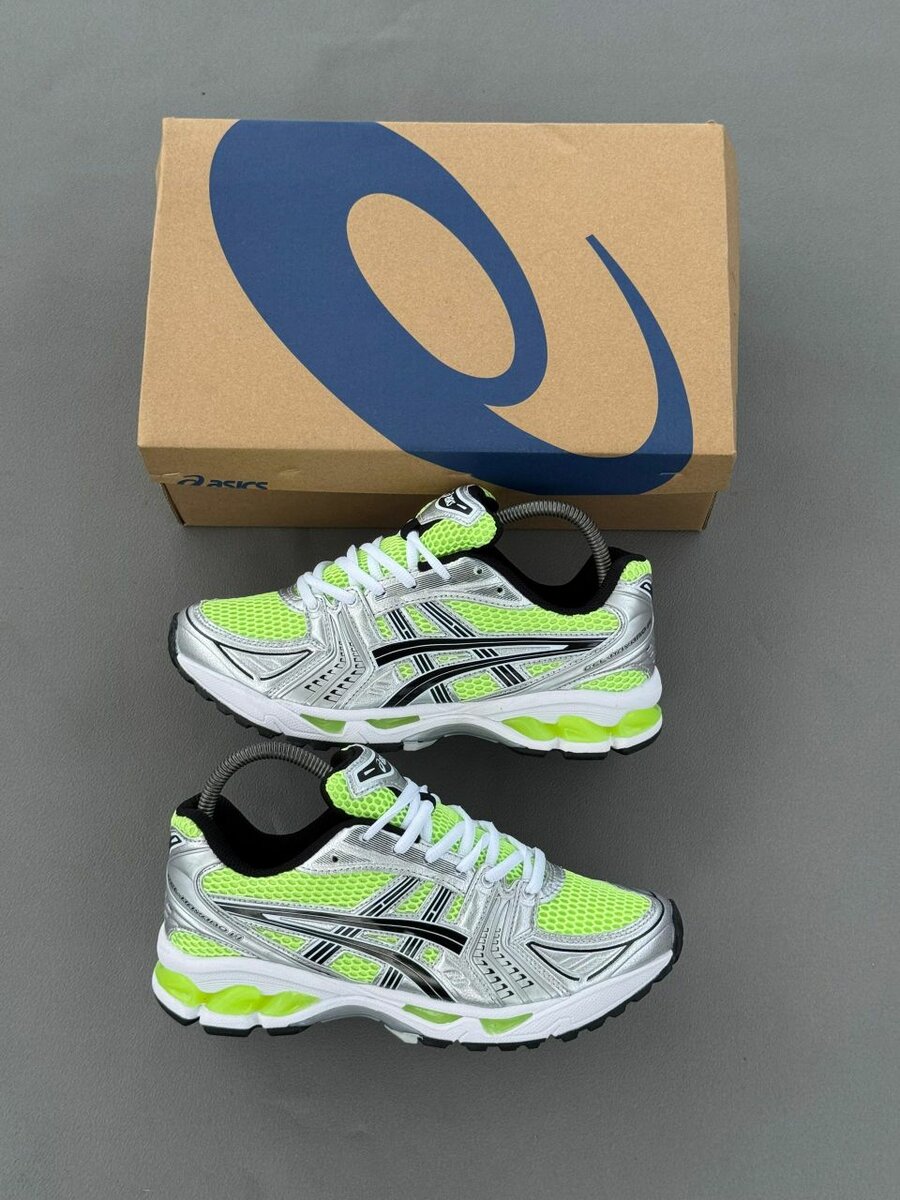 ASICS Kayano Chaussures