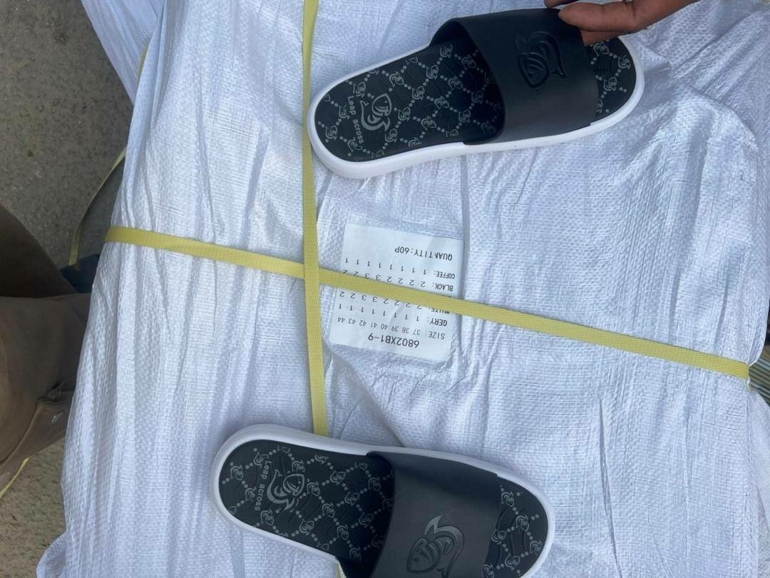 Sandales de piscine homme