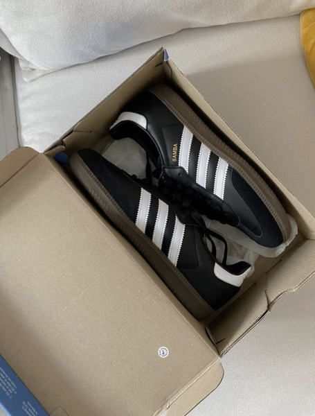 Chaussures Adidas Superstar noir et blanc