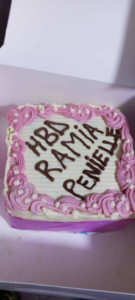 Gâteau Anniversaire Joyeux