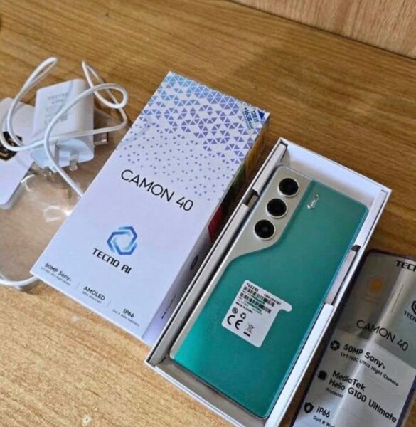 Smartphone Tecno Camon 40