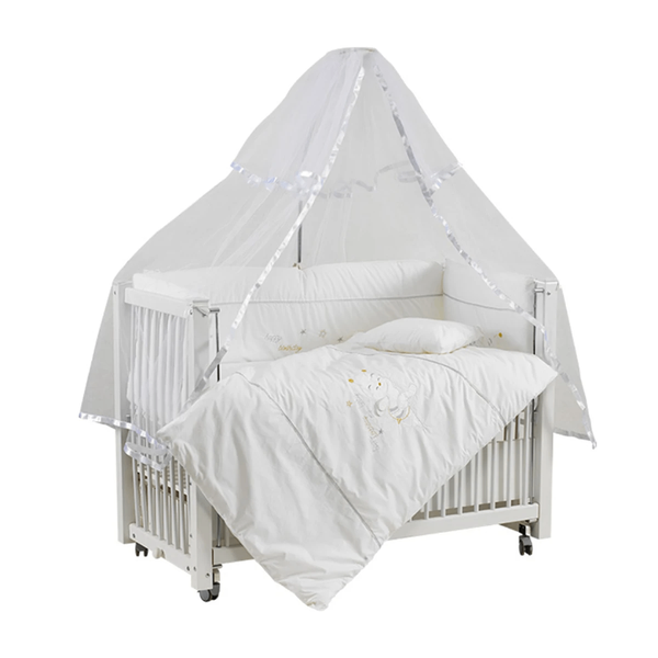 Lit bébé avec rangement et moustiquaire