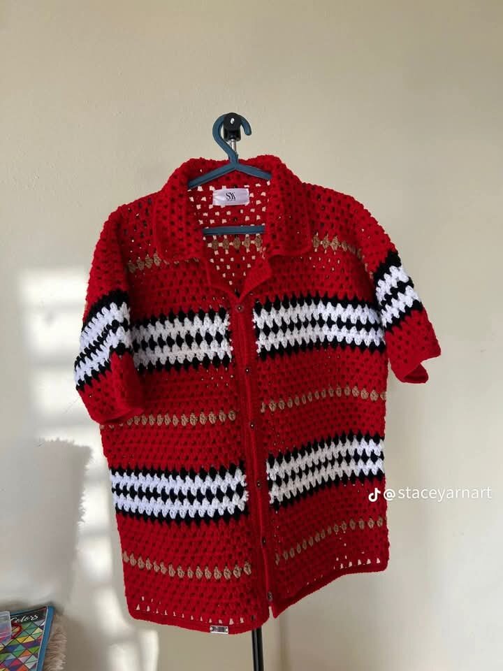 Cardigan en crochet coloré