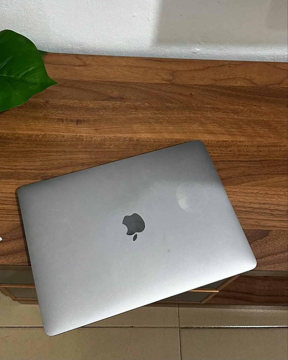 Apple MacBook Pro 2016 Core i7 16GB- 256 SSD