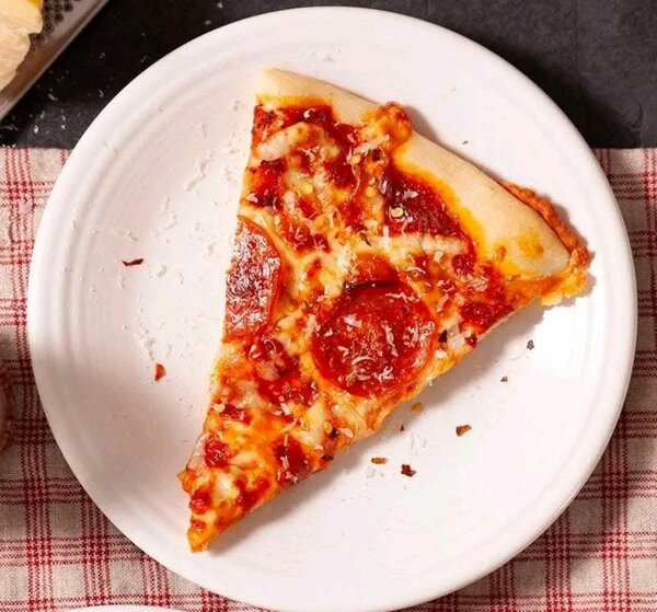 Pizza tomato savoureuse