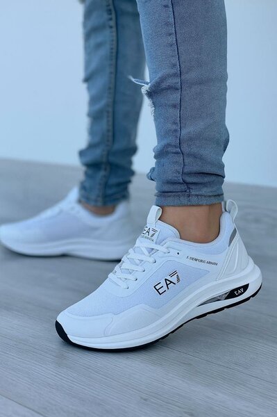 Baskets blanches élégantes