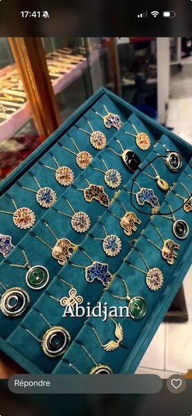 Collier pendentif doré élégant