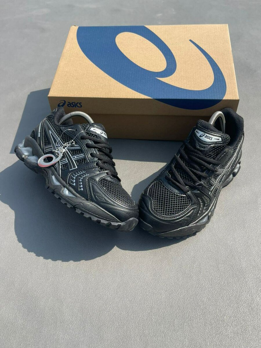 Chaussures running Asics noires