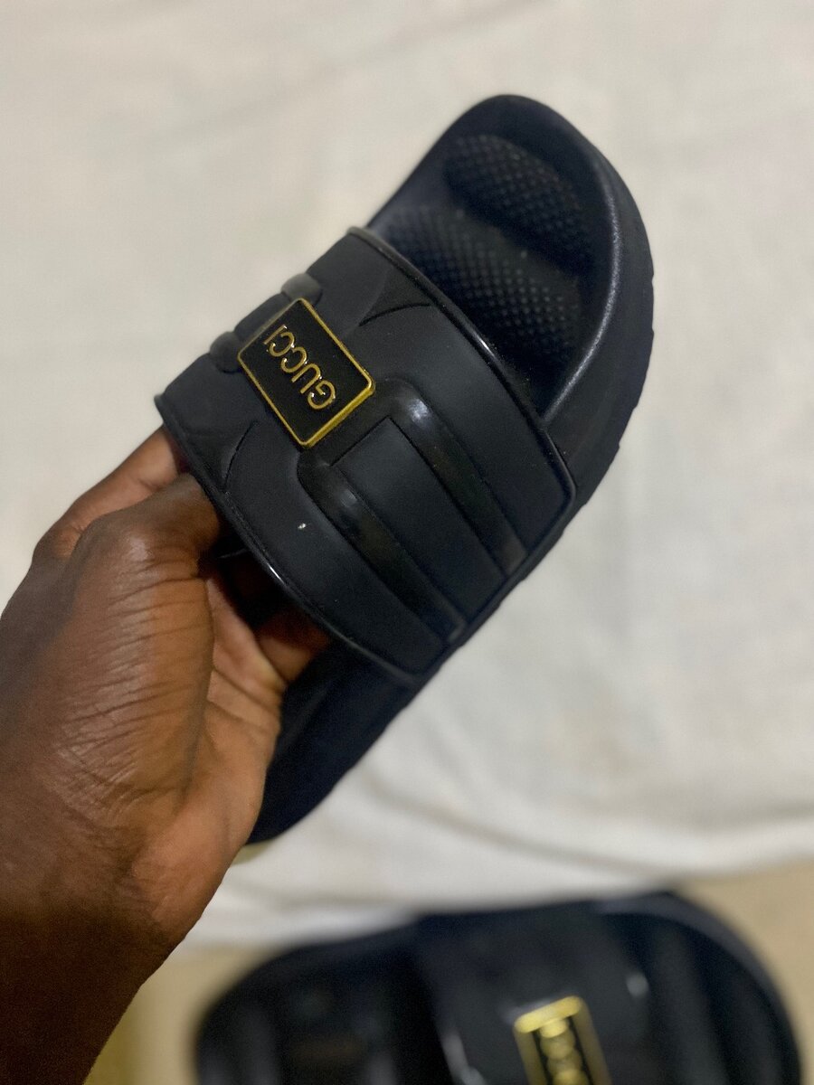 Claquettes élégantes unisexes