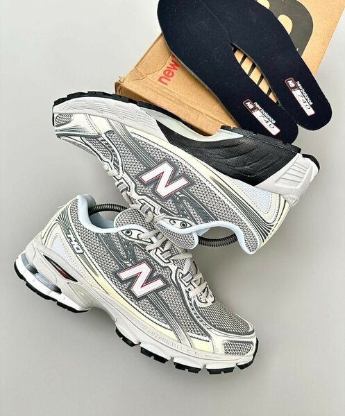 NEW BALANCE 740