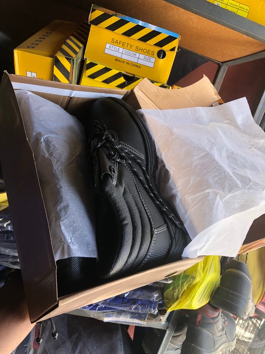 Safety boots