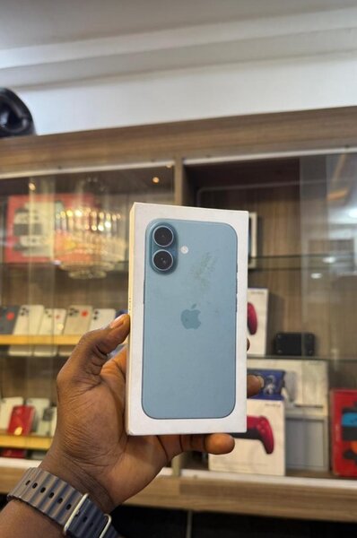 iPhone 16