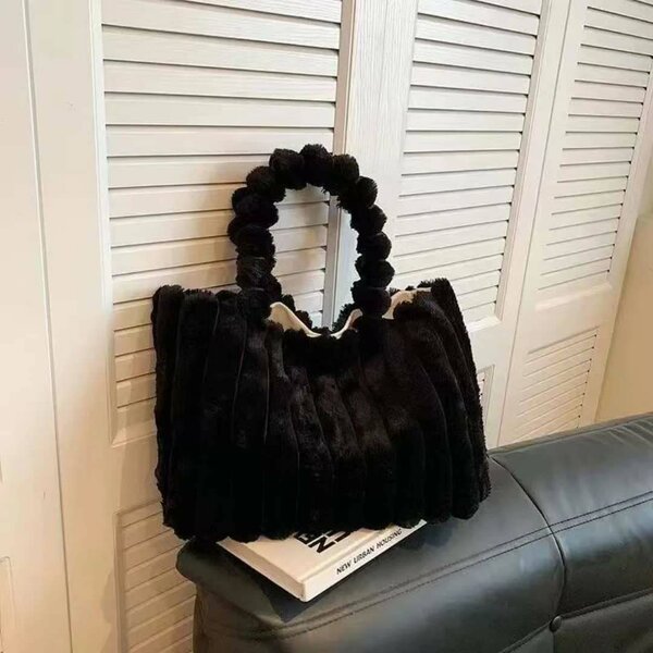 Sac à main en fausse fourrure