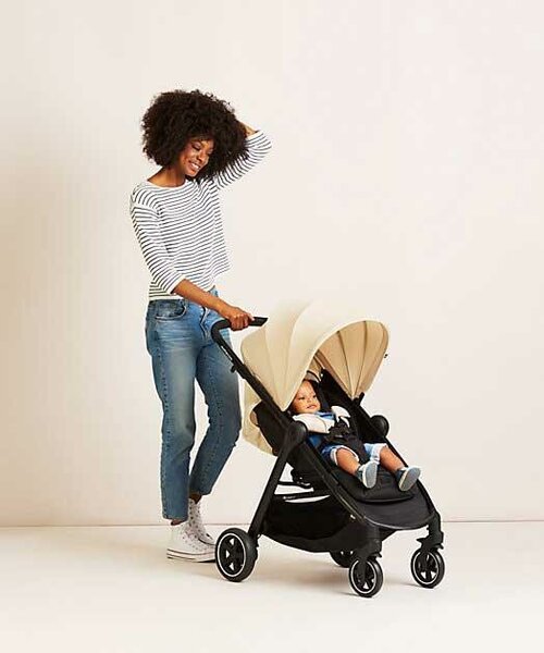 Poussette urbaine compacte et légère