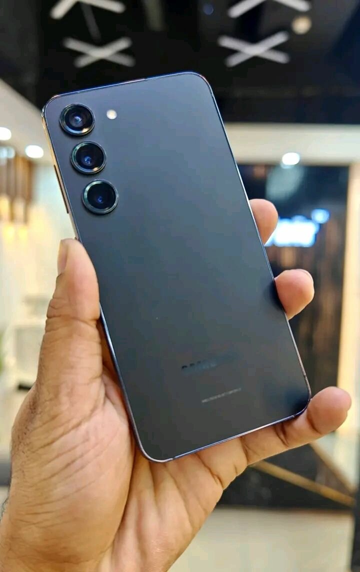 Samsung Galaxy S23 bleu