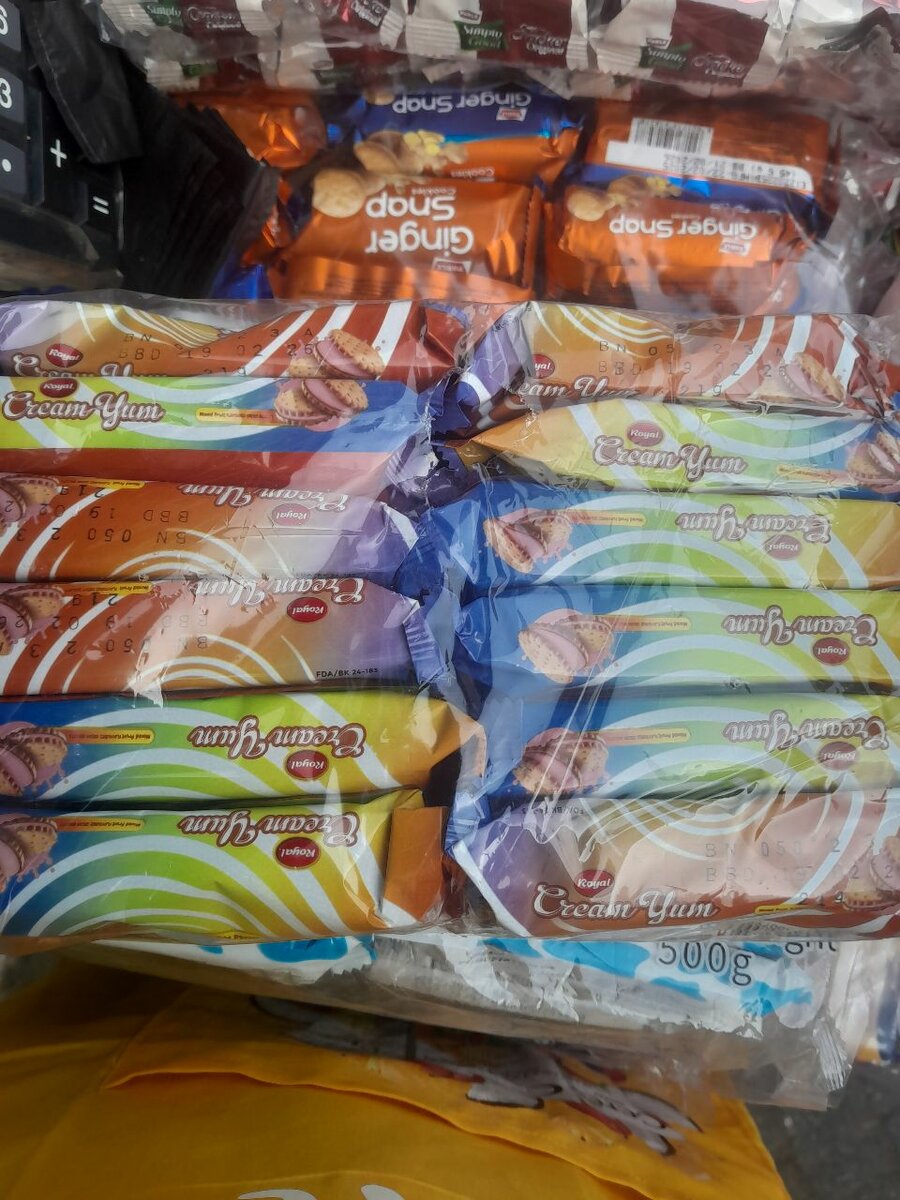 Creamy yum mixed fruit biscuit