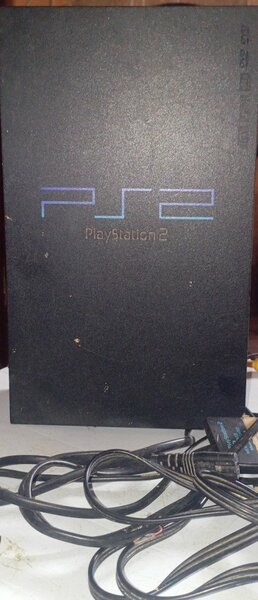 Console PlayStation 2 avec câbles