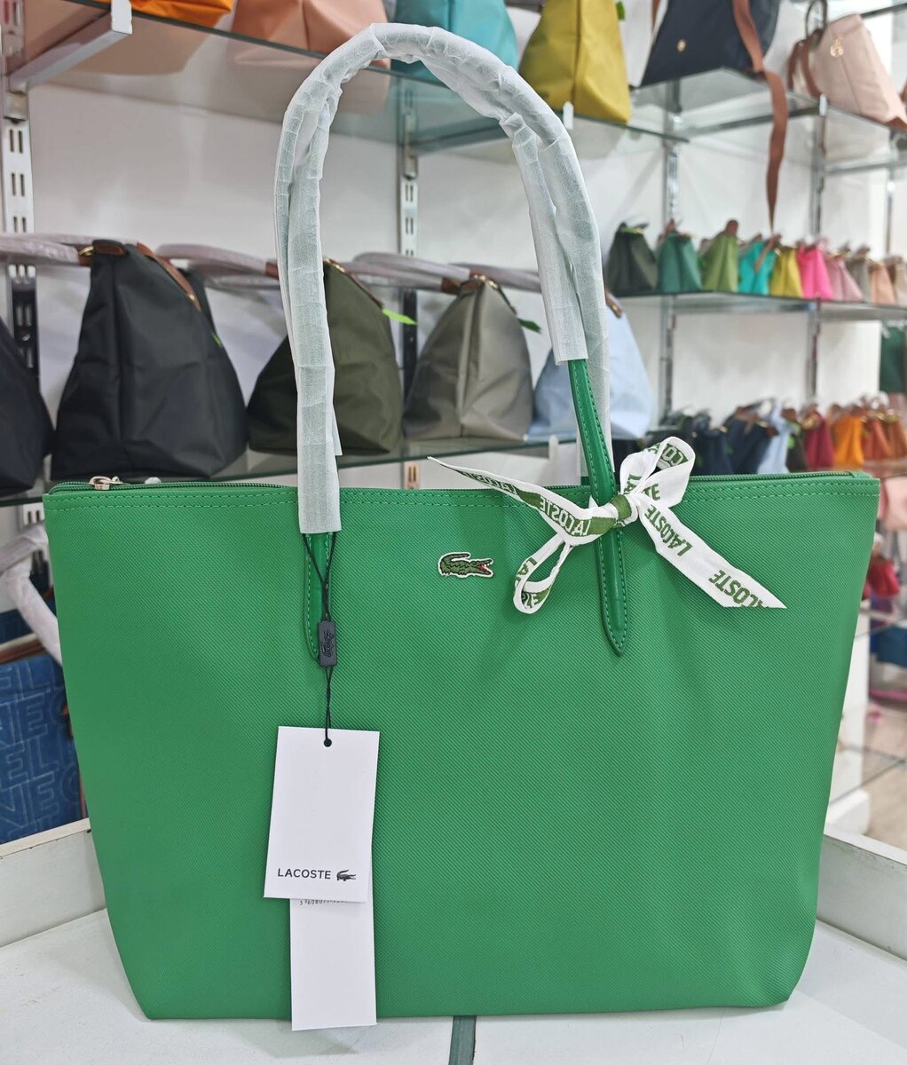 Sac à main Lacoste élégant