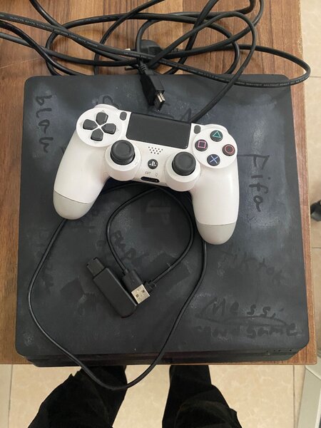 PS4 SLIM CRAQUÉE