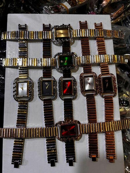 Montres élégantes femmes