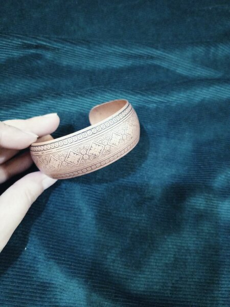 Antic style bracelate