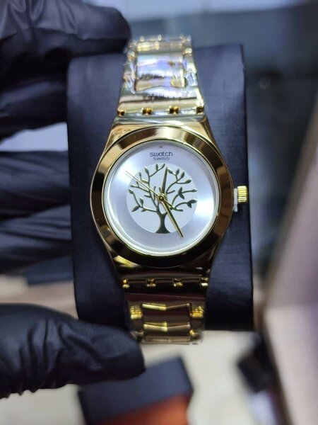 Montre Or plaque élégante