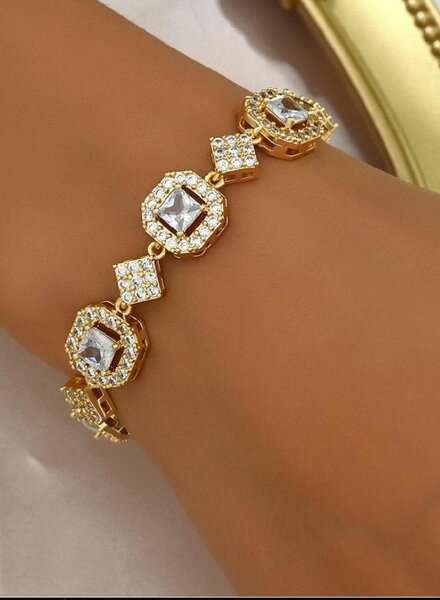 Bracelet en or avec strass