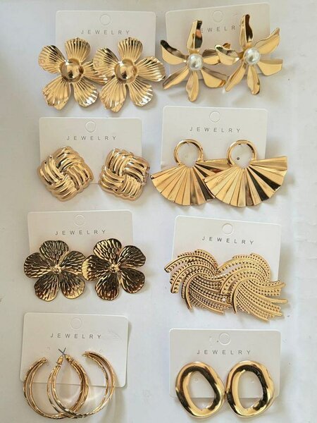 Boucles d'oreilles fleur dorée