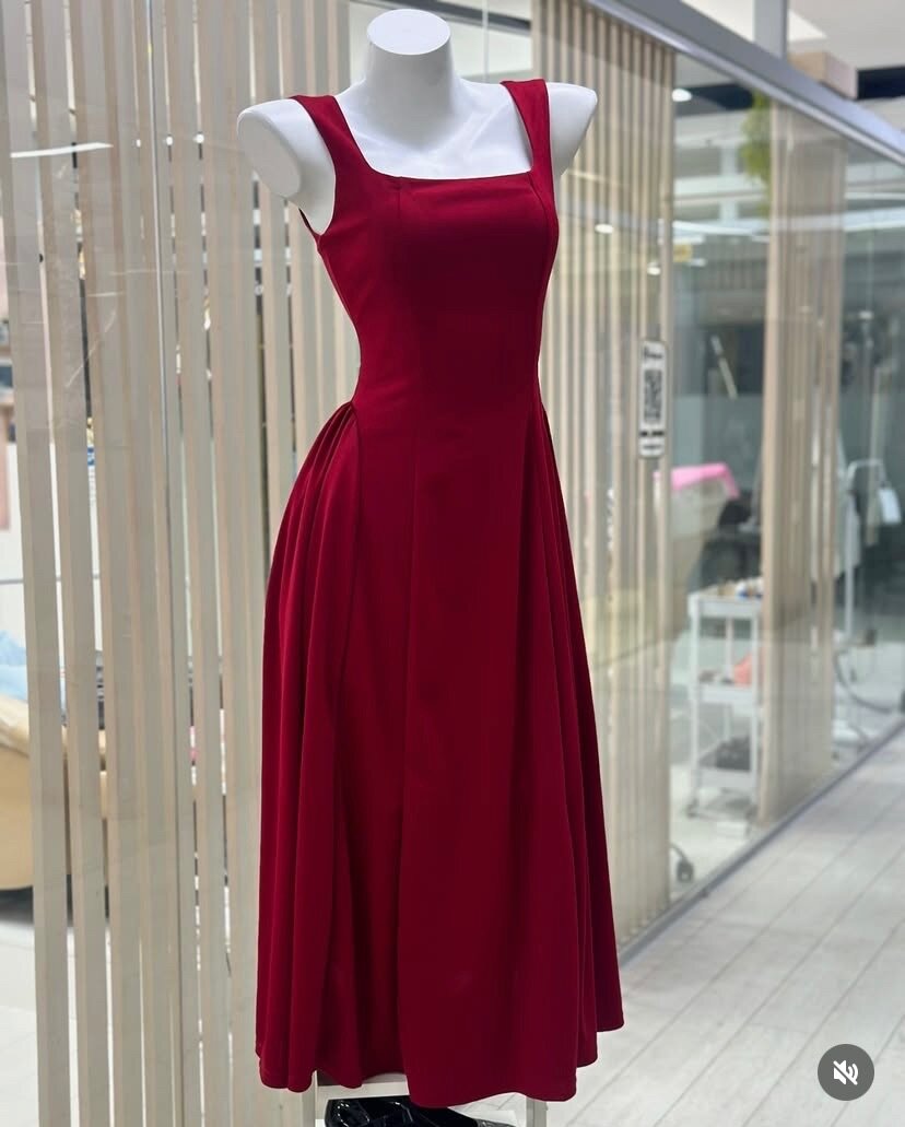 Продаю платье «Red dress ». Доставка бесплатная!!!